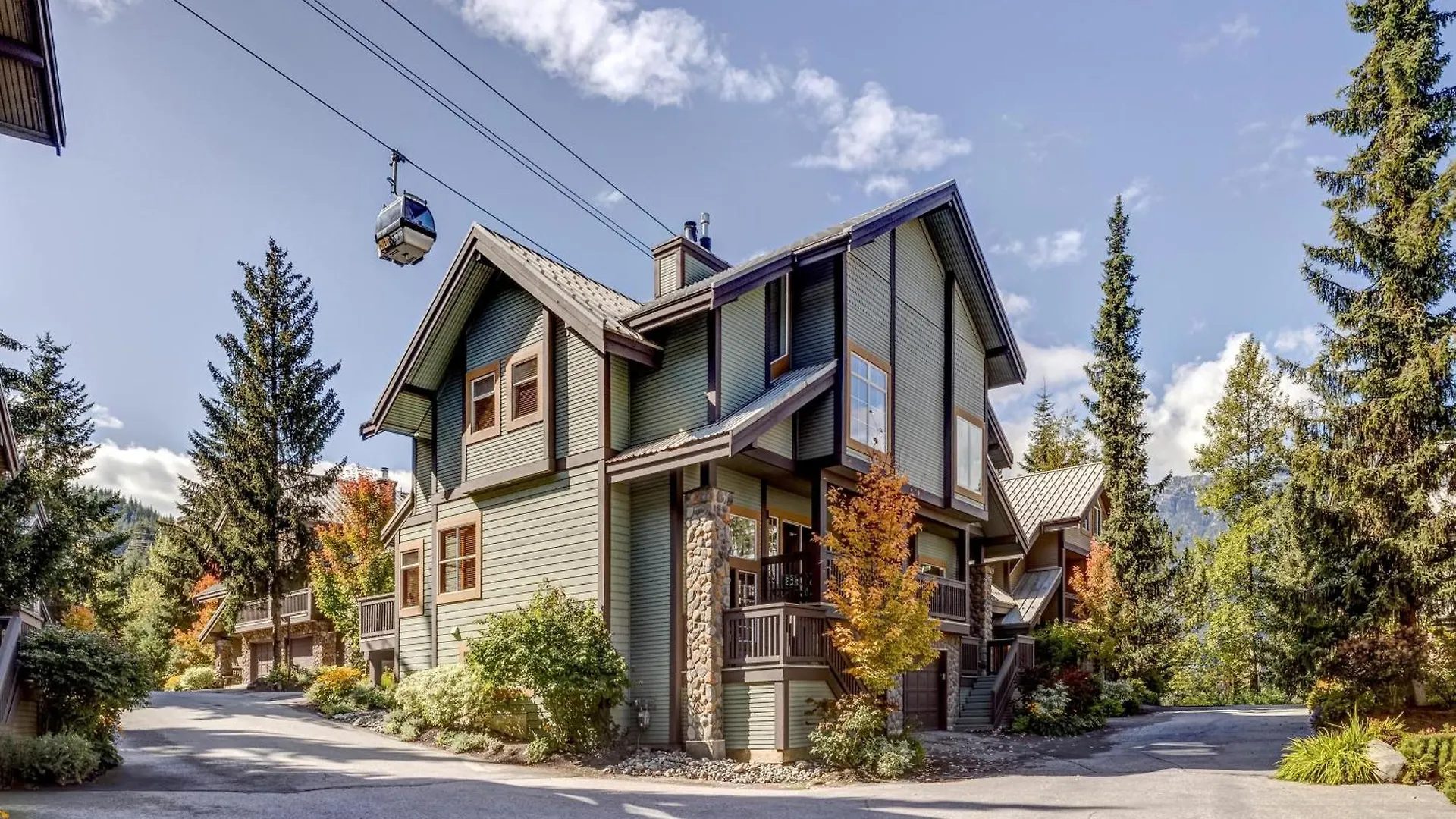 Snowy Creek 30 - Ski In Ski Out, Private Hot Tub, Short Walk To Whistler Village 0*,  Canada